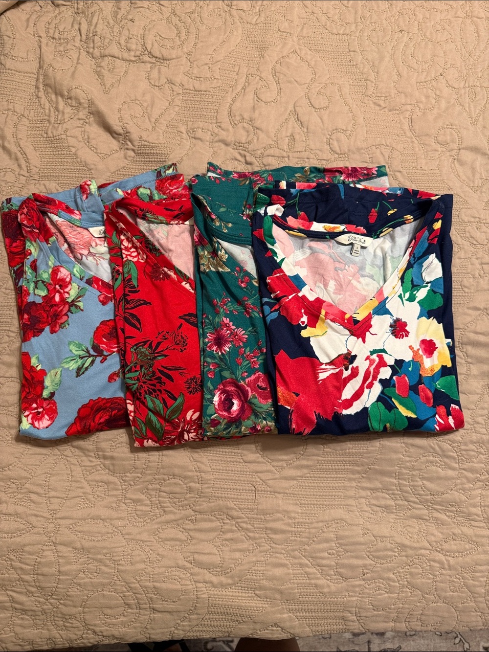 Set/4 The Pioneer Woman Floral V-Neck Tops - Red, Teal, Blue, Navy